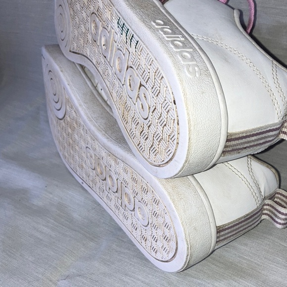 Adidas Women's size 8 White Sneakers with shimmery Pink Stripes - Picture 12 of 16